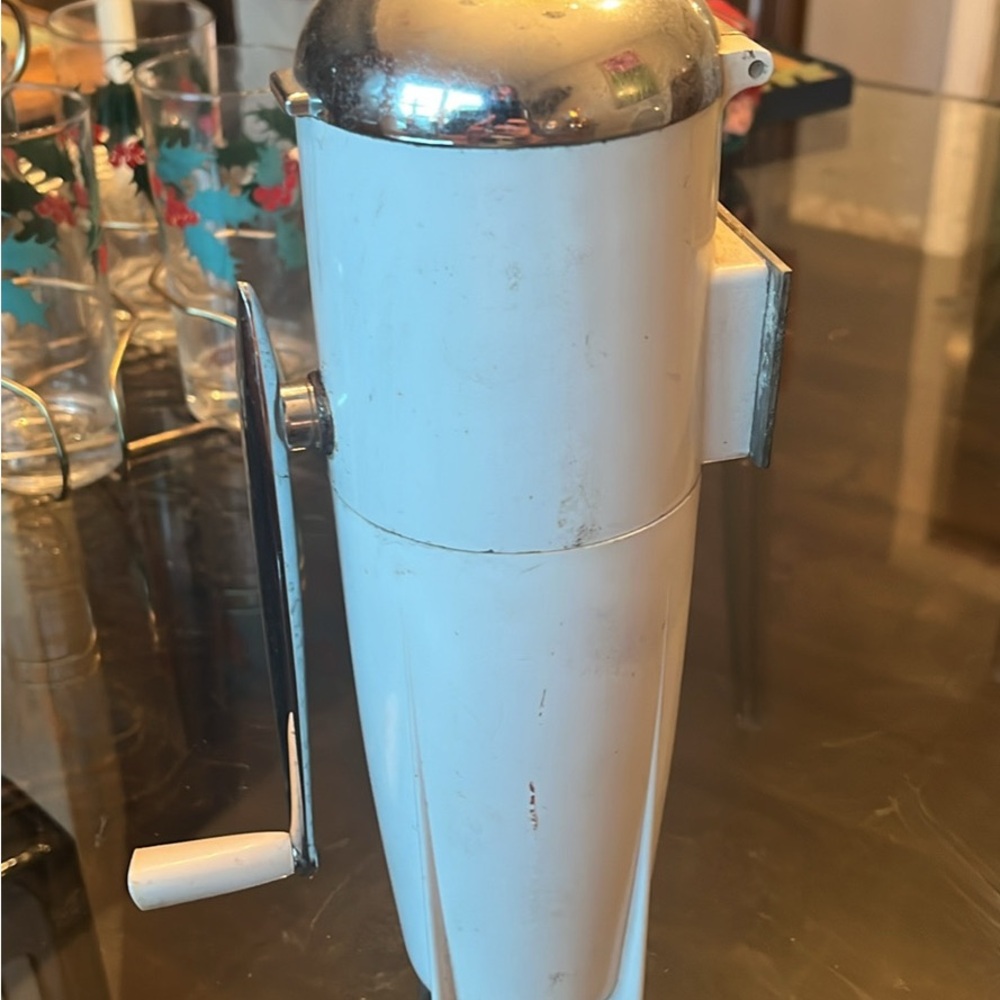Vintage Dazey Ice Crusher - 1950s